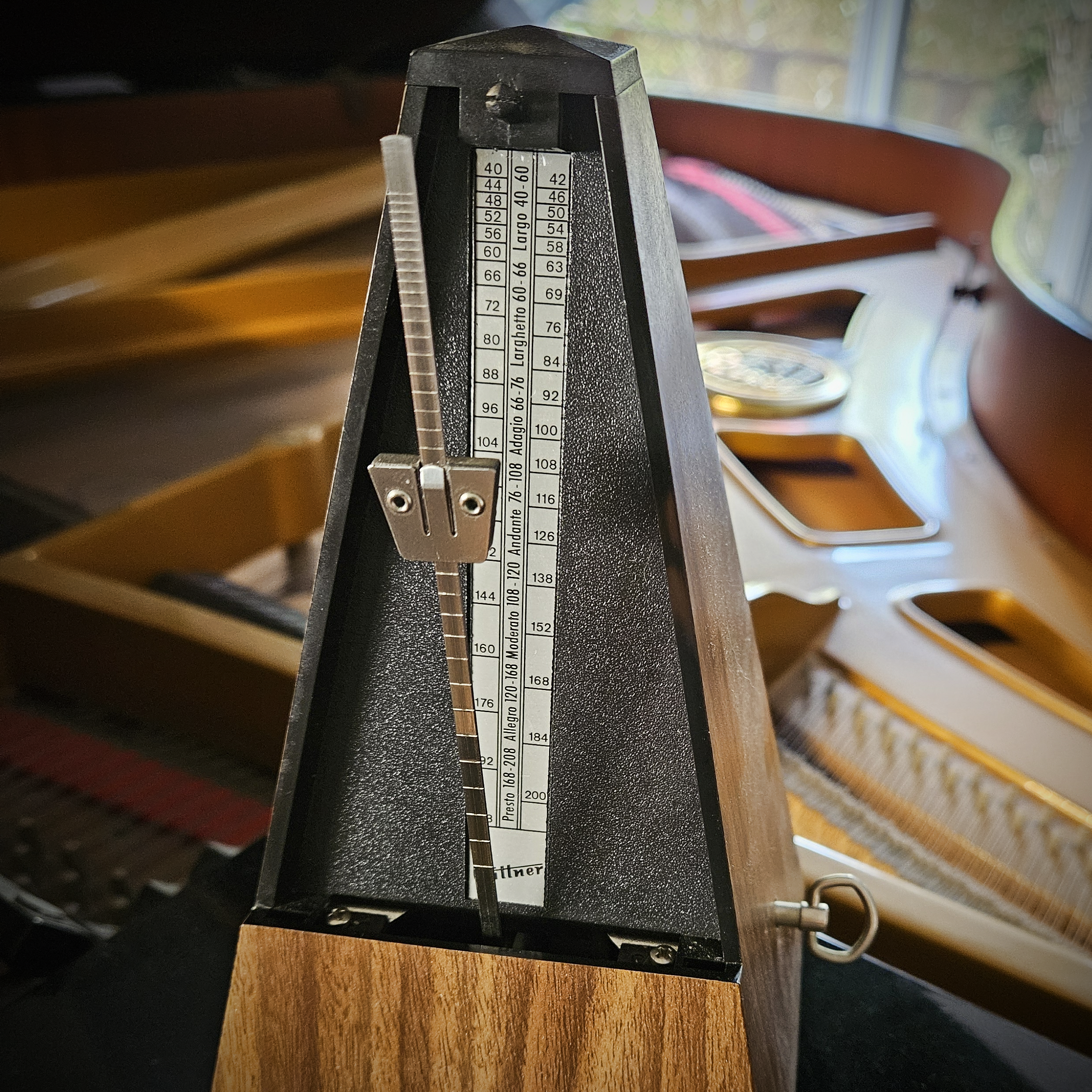goral piano studio metronome